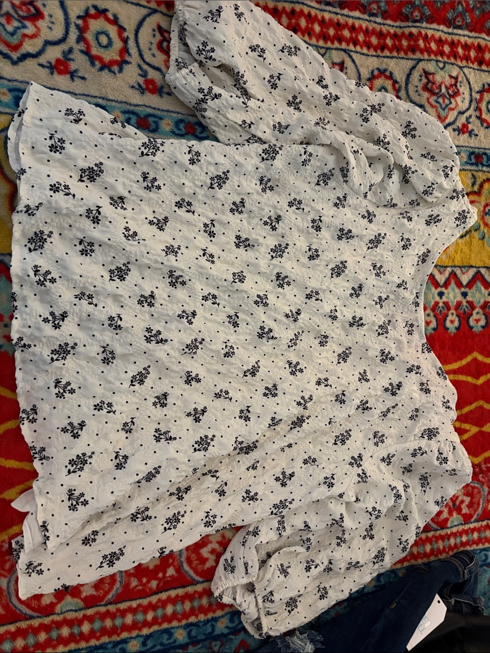 White Floral Puff-Sleeve Blouse